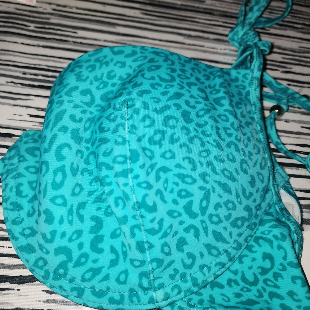 Bikini - Picture 2 of 6